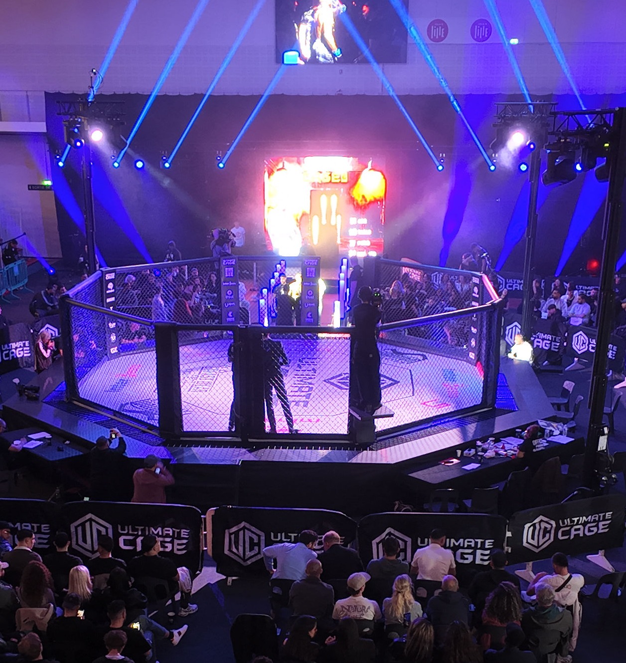 Éclairage événementiel — gala MMA à Lille